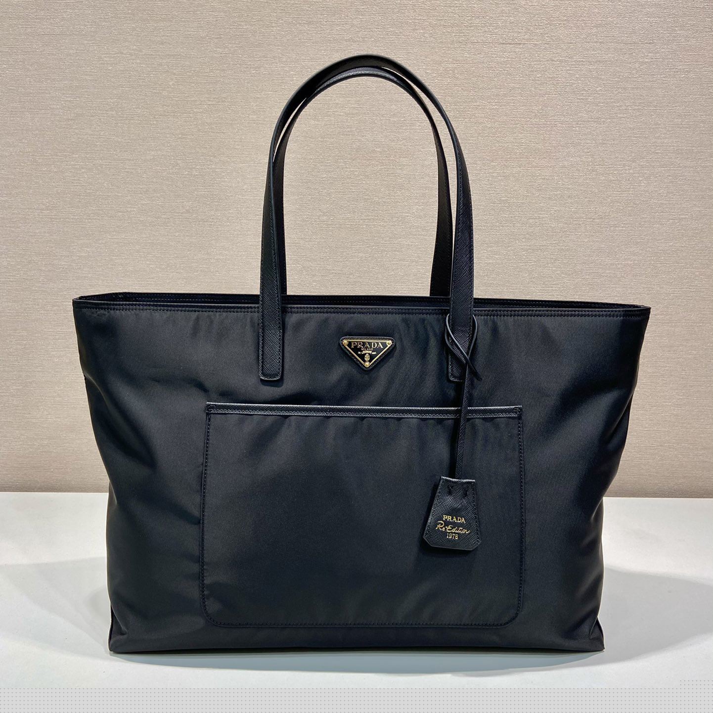 Pra*a shopping bags